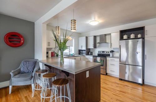 Bedford Apartment | Large & Sunny Beautiful Home #103