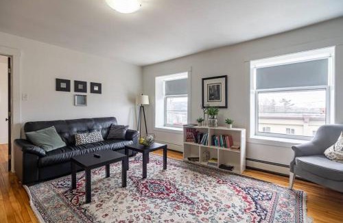 Bedford Apartment | Large & Sunny Beautiful Home #103