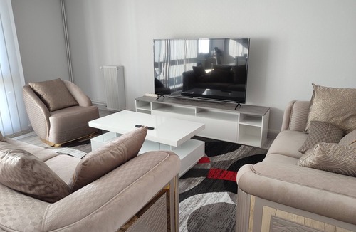 Creil Apartment | Large superb apartment near Paris