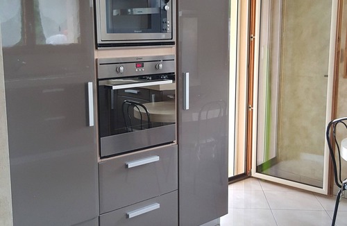 Meythet Villa | large swimming pool with large sun terraces