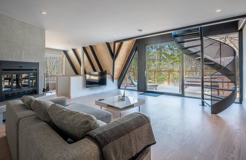 Mont-Tremblant Ski Chalet | Large Swiss-style chalet