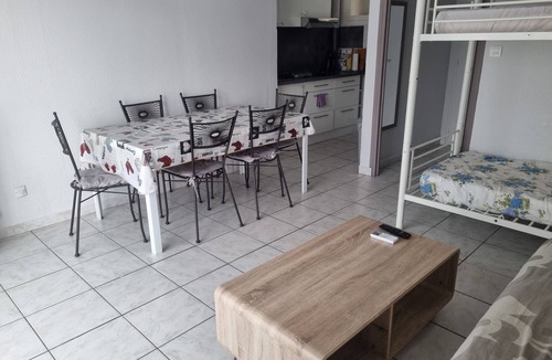 Saint-Cyprien Plage Apartment | LARGE T2, 40m², Beachfront, central beach, WIFI, air conditioning