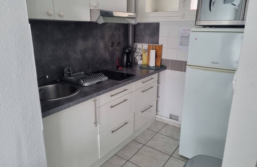 Saint-Cyprien Plage Apartment | LARGE T2, 40m², Beachfront, central beach, WIFI, air conditioning