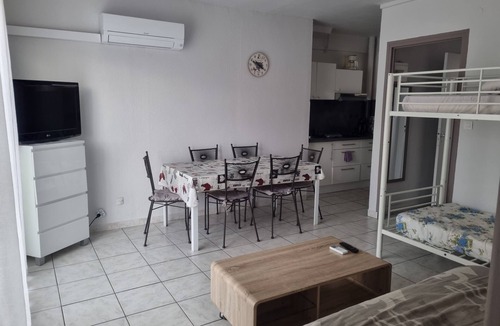 Saint-Cyprien Plage Apartment | LARGE T2, 40m², Beachfront, central beach, WIFI, air conditioning