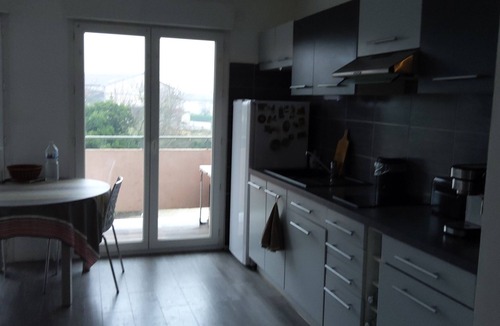 Albi Apartment | Large T2, close to town center, train station, golf course, shops. Private parking included