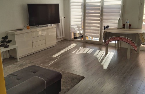 Albi Apartment | Large T2, close to town center, train station, golf course, shops. Private parking included