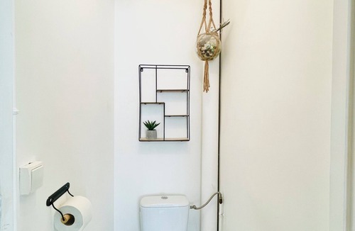 Beauvais Apartment | ✈️🚆Large T2 Ground floor Hyper center - Shuttle* & Sauna* + 🅿️Parking