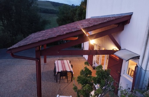 Souraide Apartment | Large T2 of 70 m2 in the middle of a quiet garden of 6000m2