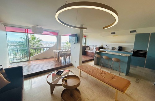 La Petite Motte Apartment | Large t2 with magnificent view of the port -wifi -Clim - parking