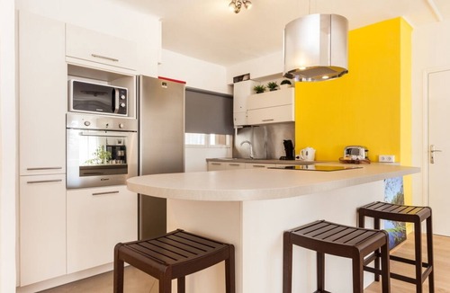 Gares Apartment | Large T3 with & balcony near train station ☀ ☀ ☀ ☀ ☀