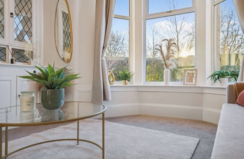 Glasgow House | Large Terrace Home with Parking