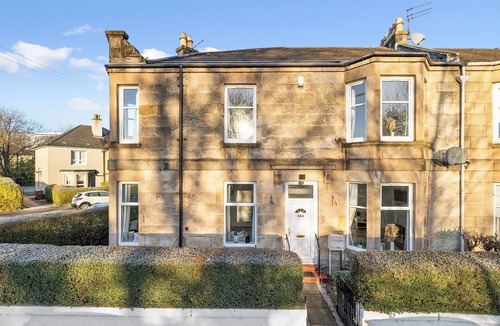 Glasgow House | Large Terrace Home with Parking