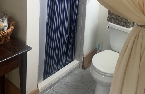 Tisbury House | Large third floor studio in-town VH, ferry