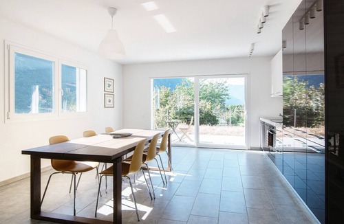 Lostallo Apartment | Large three-room apartment surrounded by greenery (VALVERDE DELUXE)