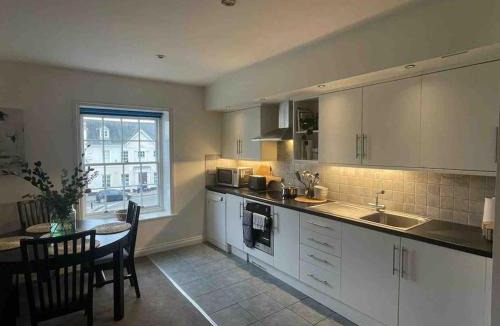 Wallingford Apartment | Large town centre apartment with parking