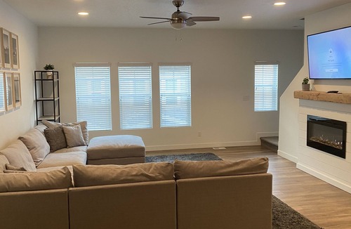 Vineyard House | Large Townhouse with Pool/hot tub walk to food/movies/TopGolf