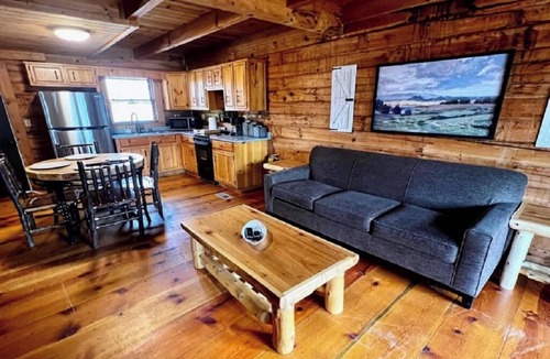 Pine Mountain Cabin | Large triplex cabin-great for groups!