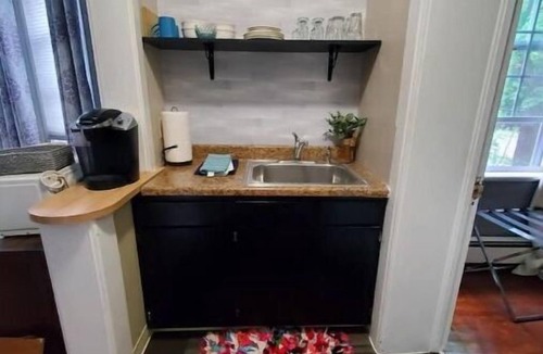 Auburn Apartment | Large Upper 1 bedroom apartment, pet friendly