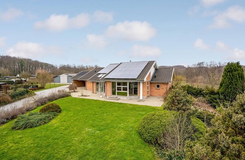 Kelstrup Strand House | Large vacation home in the south of Jutland.