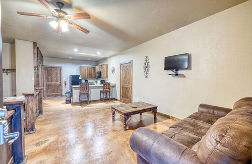 Sabinal House | Large Vacation Home with great amenities