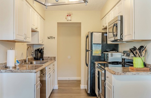 Miramar Beach Villa | Large very comfy pet friendly