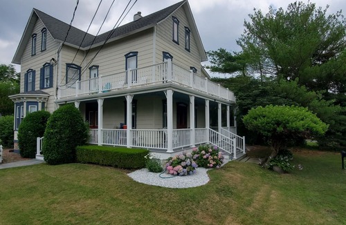 Spring Lake House | Large Victorian-fully modernized