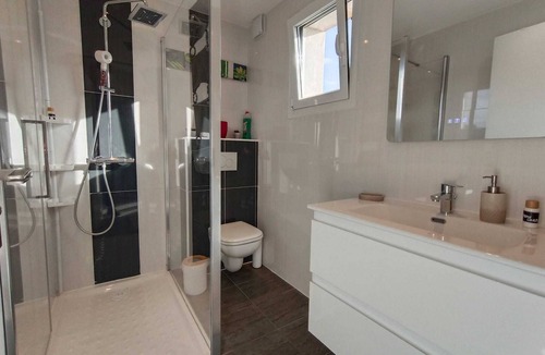 Saint Pierre de Feric Bed & Breakfast | Large Villa Floor (100m²)｜Calm & Parking