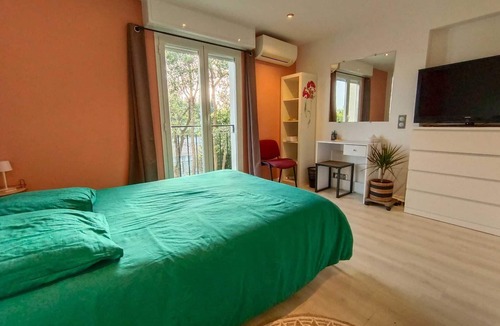 Saint Pierre de Feric Bed & Breakfast | Large Villa Floor (100m²)｜Calm & Parking