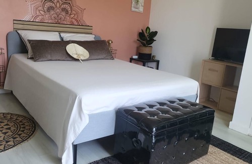 Saint Pierre de Feric Bed & Breakfast | Large Villa Floor (100m²)｜Calm & Parking