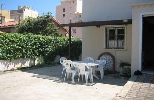 Canet-Plage Villa | Large villa with extensive garden 50 metres from the beach