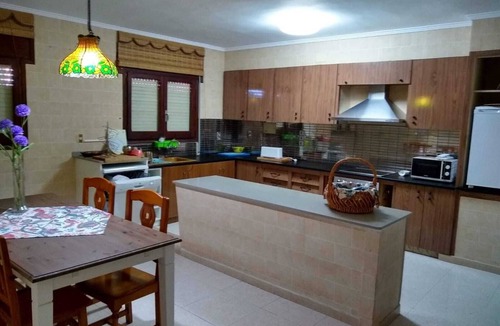 Vinaros Ski Chalet | Large villa in quiet area, very spacious and sunny (pet friendly).