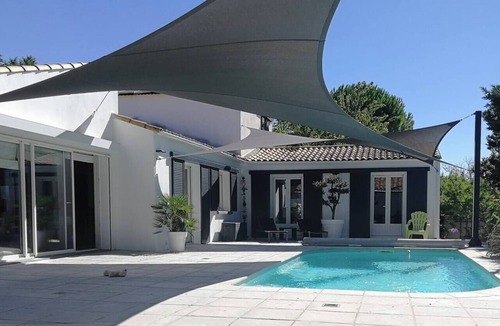 Sussargues Villa | Large villa: sea, garrigue, swimming pool, pétanque, vacations