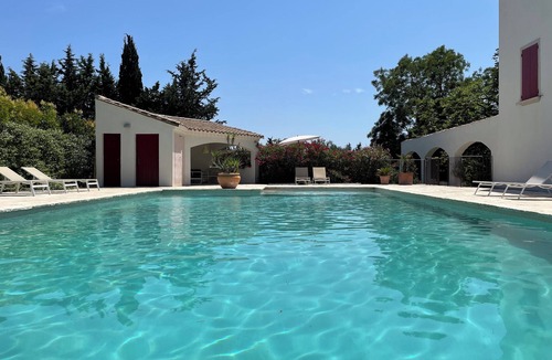 Sernhac Villa | Large villa surrounded by pine trees in Provence