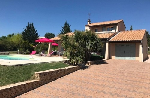 Vallon-Pont-d'Arc Villa | Large villa with beautiful pool and large beach