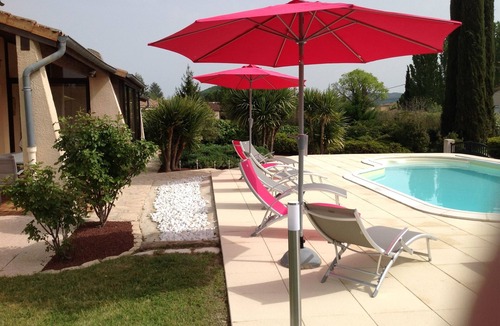 Vallon-Pont-d'Arc Villa | Large villa with beautiful pool and large beach