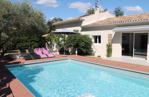 Sussargues House | Large villa with pool between sea and scrubland