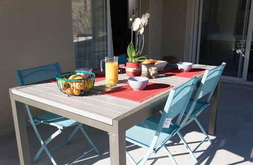Murles Villa | Large villa with pool and jacuzzi, ideal for families.
