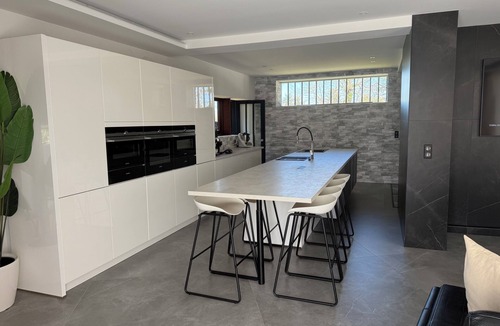 Montauban House | Large Villa with Pool: Perfect Escape!