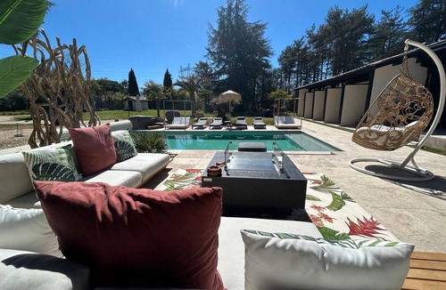 Montauban House | Large Villa with Pool: Perfect Escape!