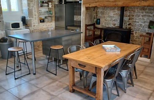 Martel House | large vineyard lodge