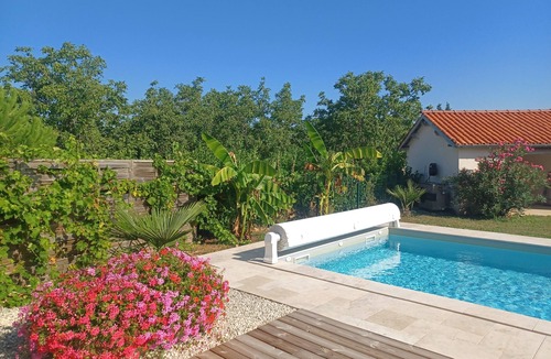 Martel House | large vineyard lodge