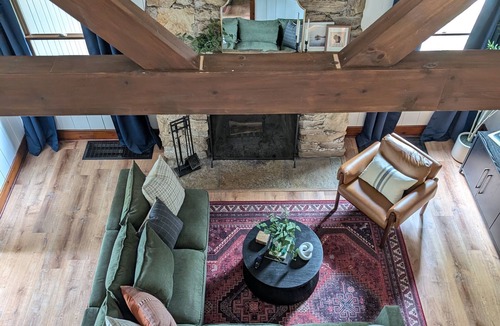 Browns Lake Cabin | Large Waterfront Cabin-Browns Lake-Hot Tub, EV, Peloton, Pier