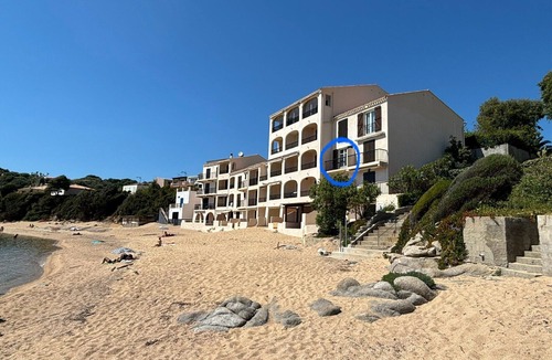 Tiuccia Apartment | Large waterfront studio - direct access to the beachn