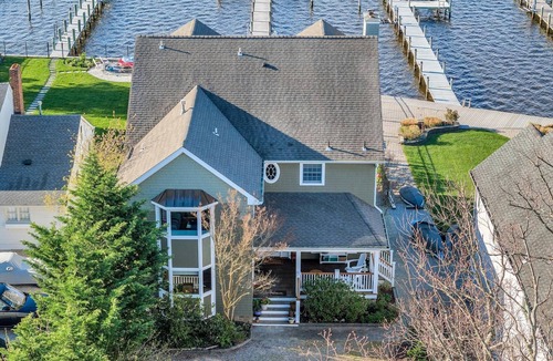 Brick House | Large waterfront home w/pool