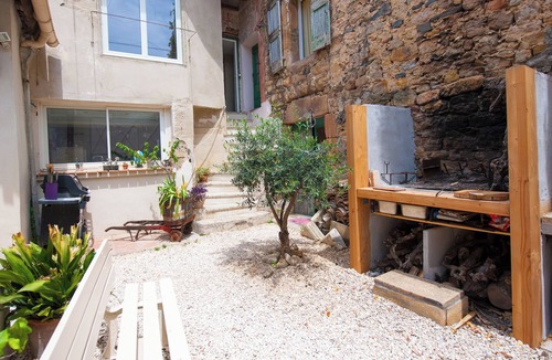 Gabian House | Large winegrower's shady house with private pool between wineyards and beaches