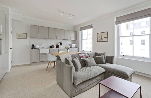Pimlico Apartment | Large & Wonderful 1 Bed, Pimlico