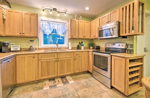 Paupack House | Large Yard + Games: ‘Edgewater Escape’ in Paupack!