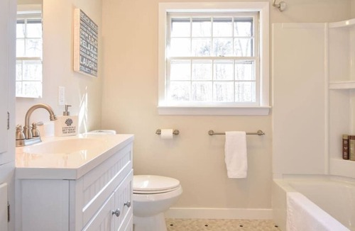 South Orleans House | Large Yard Outdoor Shower Central A/C!