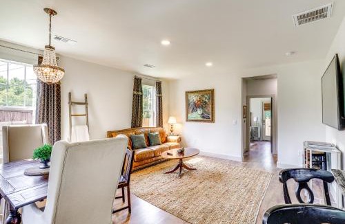 South Baton Rouge House | Large Yard: 'Pascagoula Peach' Home in Baton Rouge