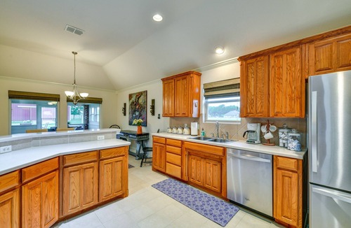 Waxahachie House | Large Yard: Pet-Friendly Waxahachie Vacation Home!
